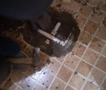 花都卫生间漏水维修公司为您分享下卫生间渗水如何处理及注意事项
